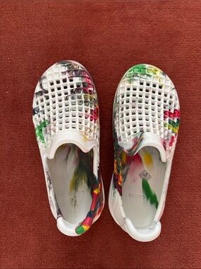 Unisex White Multicolor Water Shoes - Slip-On Beach Clogs size M-8 F-10